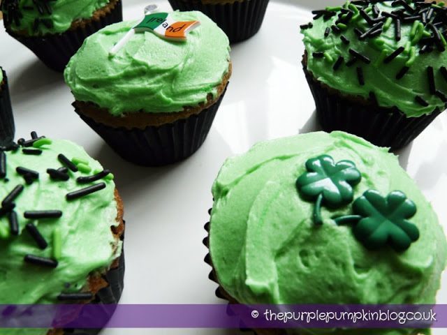 Green St Patricks Day Cupcakes