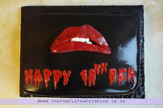 rocky-horror-picture-show-cake1
