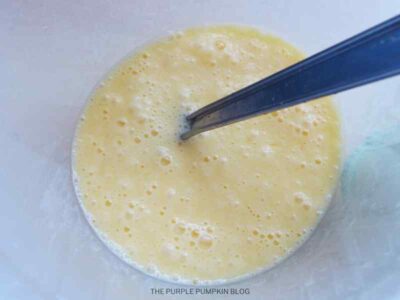 Whisked eggs and lemon