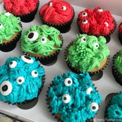 Scary-Cute Monster Cupcakes! These monstrous cupcakes are so easy to make, and are a great sweet treat for a Halloween party food table, or for a monster themed birthday party!