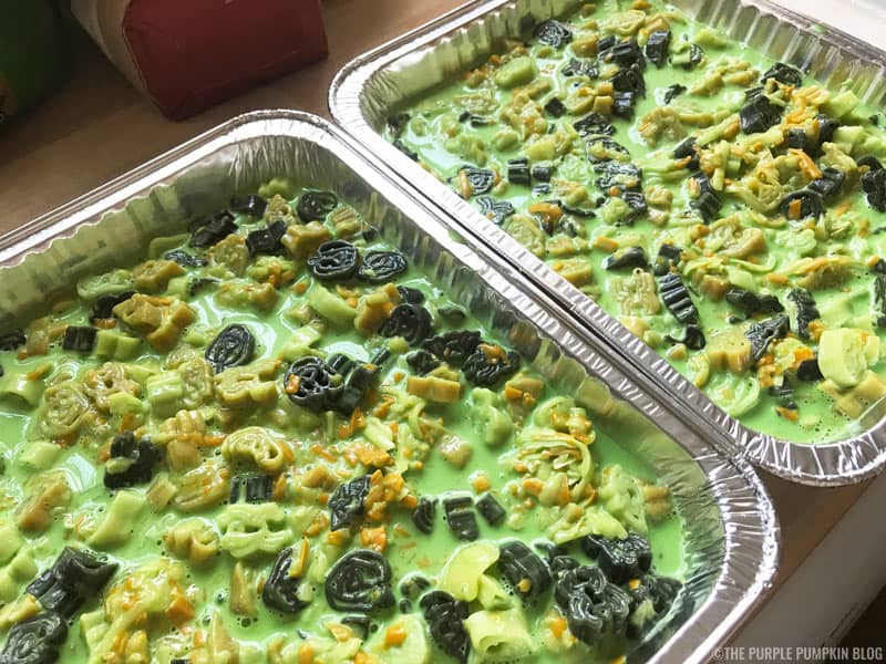This 'Toxic' Mac 'n' Cheese Recipe is a great Halloween dish for dinner or for a party buffet table. All it takes is some spooky shaped pasta and green food colouring to turn regular macaroni and cheese into this 'toxic' version for Halloween!
