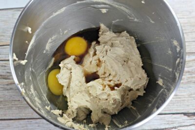 creamed bugger and sugar with eggs