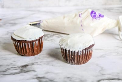Flat Icing the Cupcakes