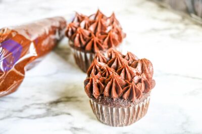 Frosting Chewbacca's fur
