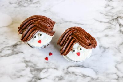 Add sprinkles for Leia's face