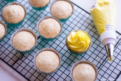 Yellow frosting swirls