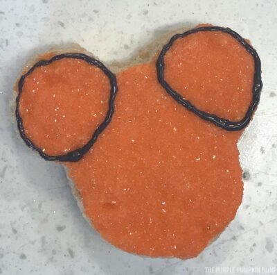 Mickey Mouse Pumpkin Head Icing Steps (1)