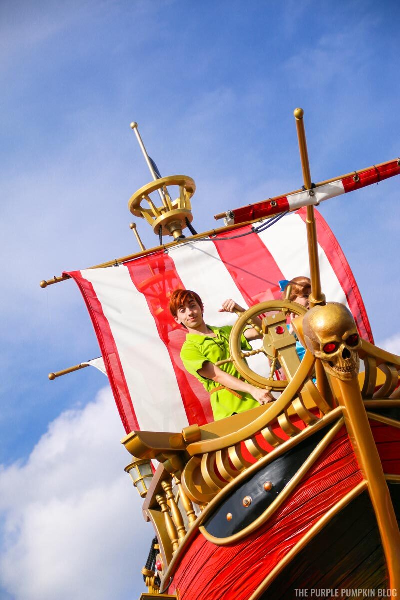 Peter Pan & Wendy - Festival of Fantasy Parade