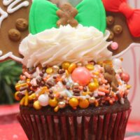 Gingerbread Men Mickey & Minnie Mouse Cupcakes