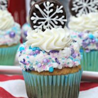 How to Make Snowflake Cupcakes