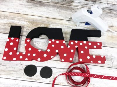 Assembling Minnie Sign