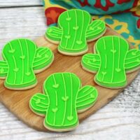 How to Make Cute Cactus Cookies