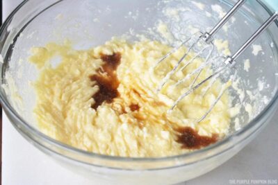 Adding Vanilla to Cake Batter