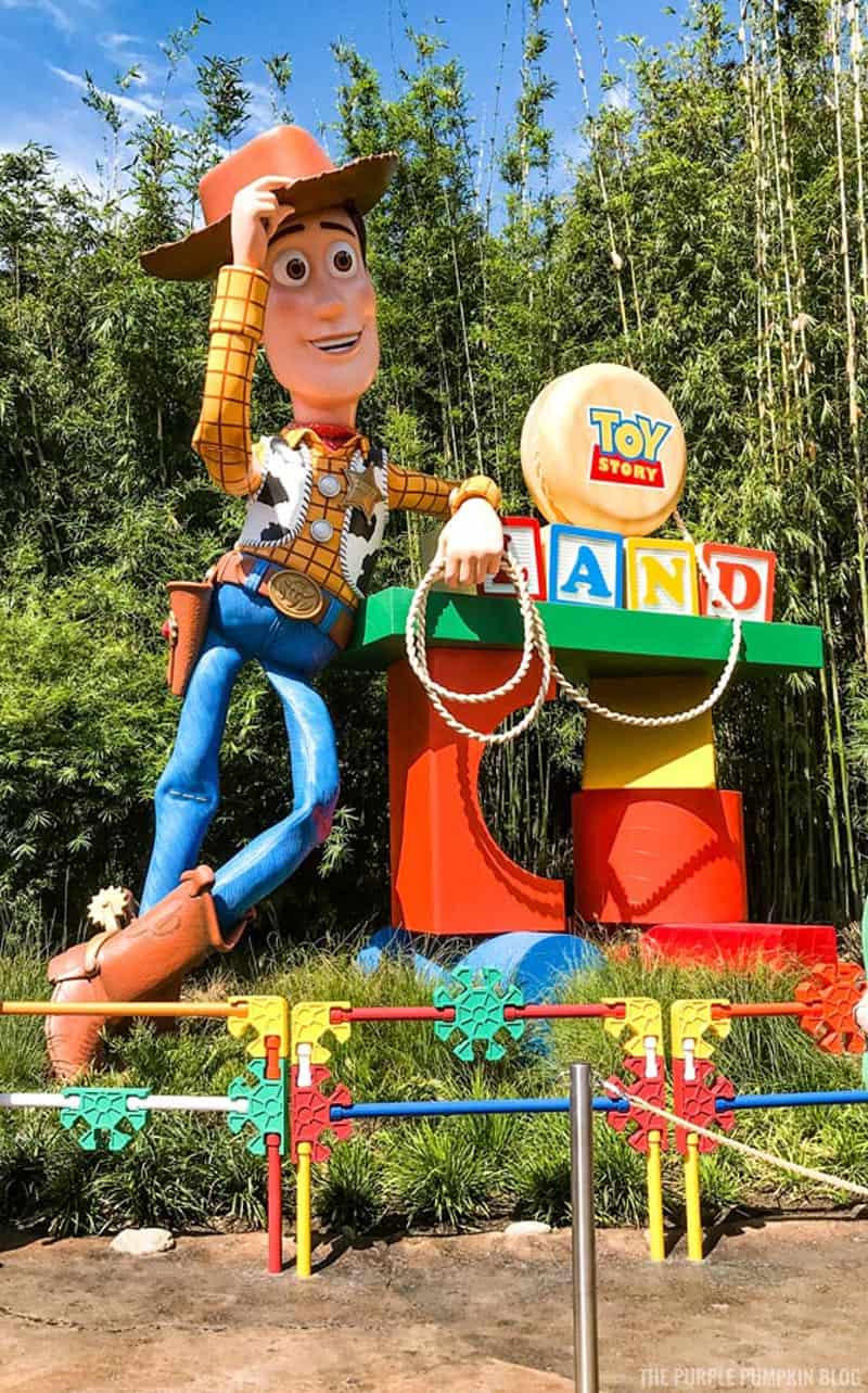Toy Story Land Entrance - Woody Statues