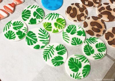 Drawing Leaves onto Minnie Ears