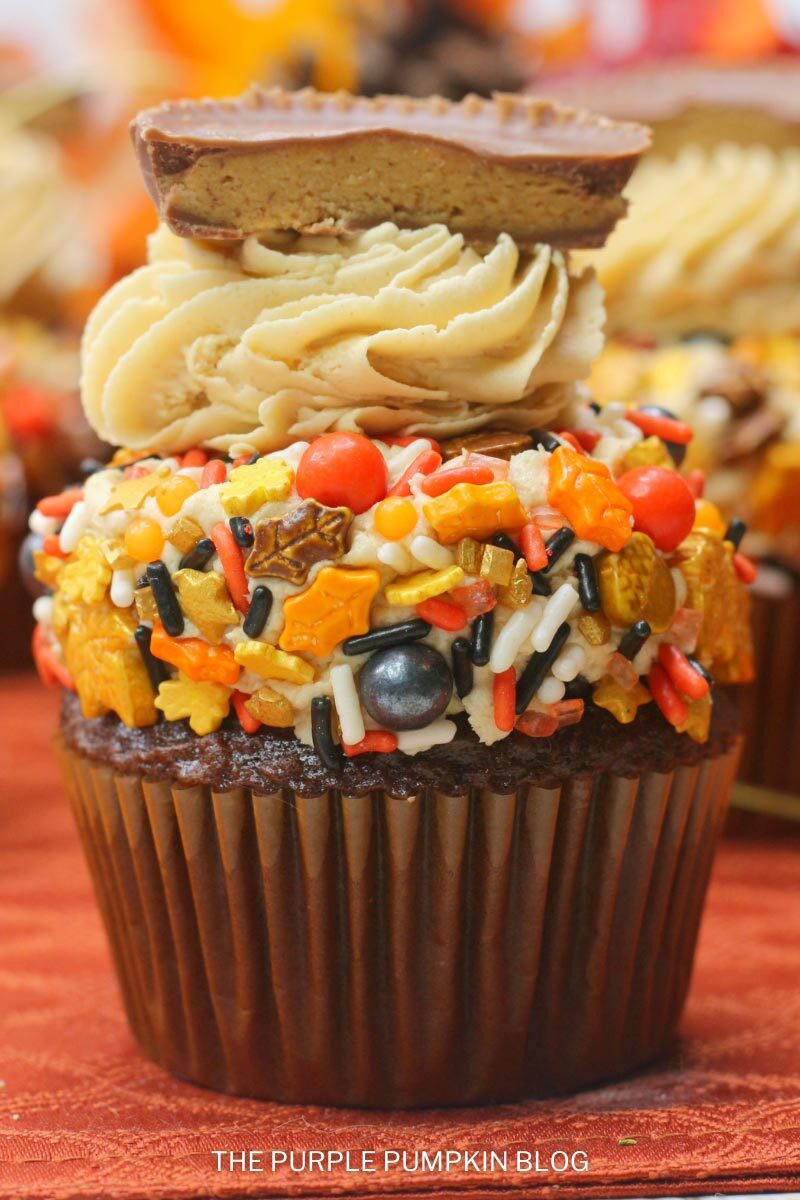 Chocolate Peanut Butter Cups Cupcakes