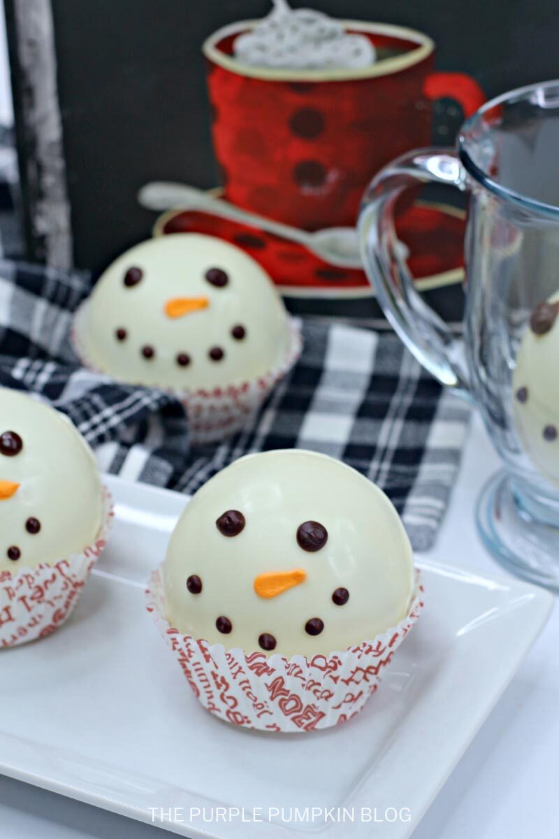 Recipe for Snowmen Hot Cocoa Bombs