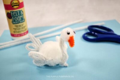 Completed Pipe Cleaner Swan