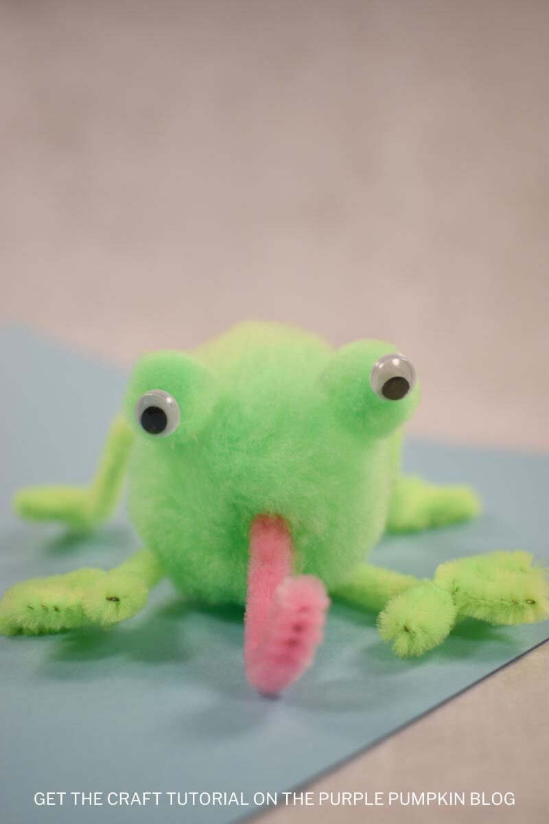 Simple Frog Craft with Pipe Cleaners