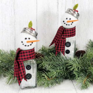 Salt Shaker Snowman Craft Idea