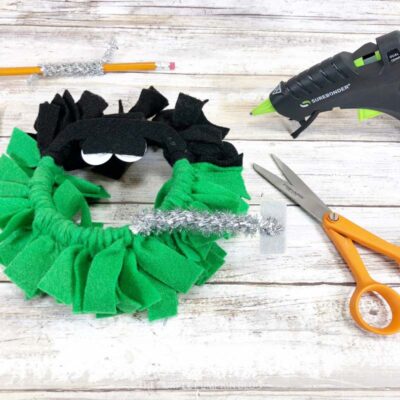 Adding Pipe Cleaner 'Bolts'