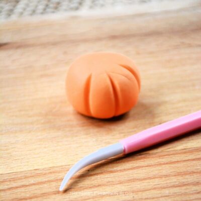 Indents Around Fondant Pumpkin