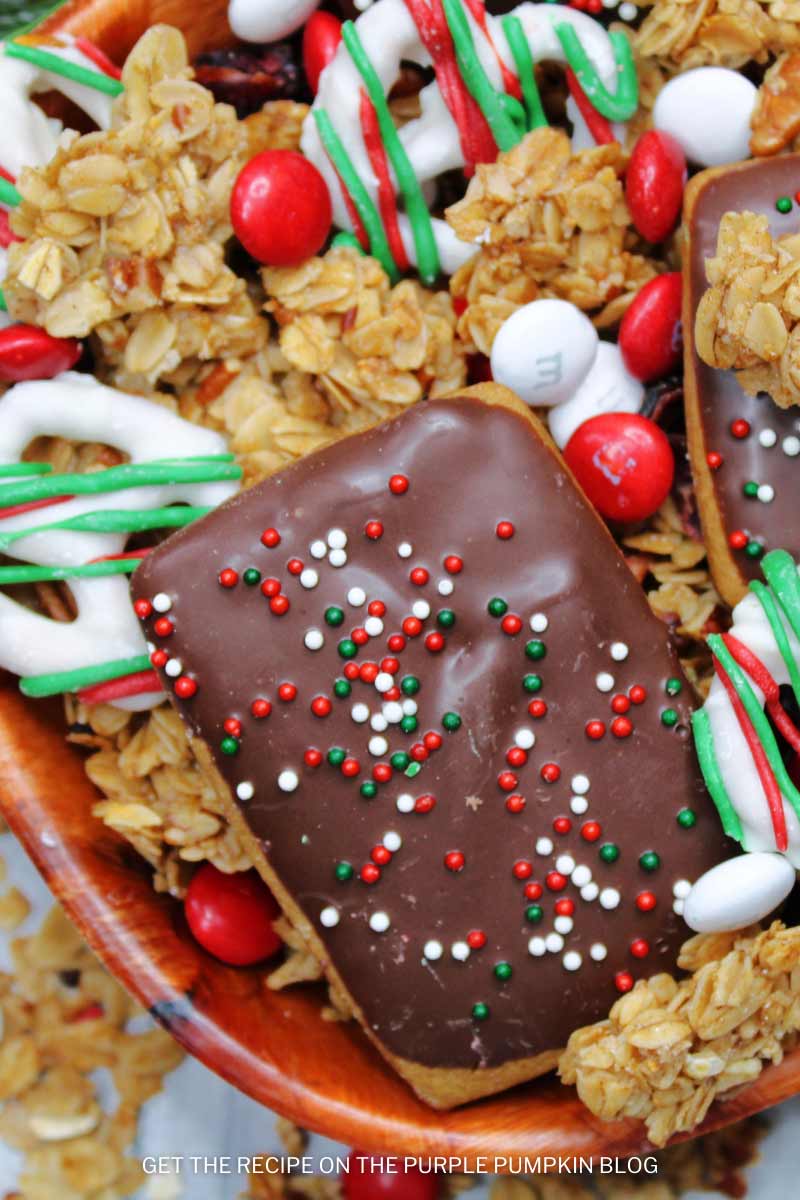 Reindeer Food Snack Bowl with Gingerbread Cookies & Cranberry Pecan Granola