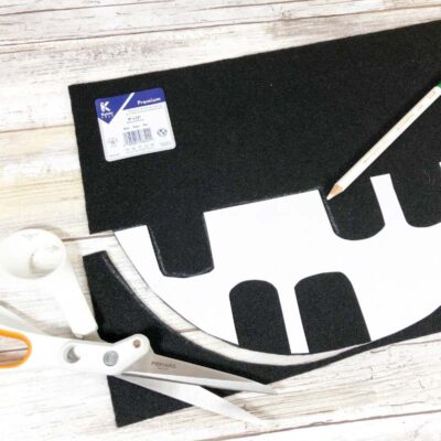 Tracing the Jack-o-lantern Pattern on Felt