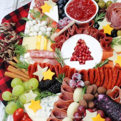 How To Make A Christmas Charcuterie Board