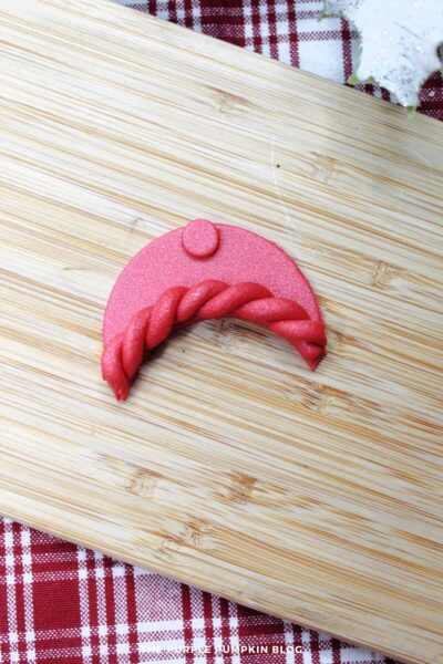 Fondant Bobble added to Hat