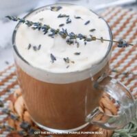 London Fog Tea Latte: London Fog Tea Latte topped with thick milk foam and garnished with dried lavender flowers.
